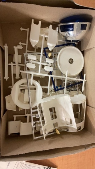 1977 MPC STAR WARS AUTHENTIC R2D2 MODEL KIT