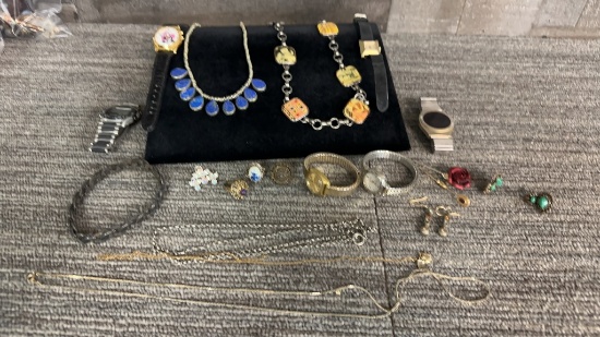 COLLECTION OF MISC. FASHION JEWELRY.