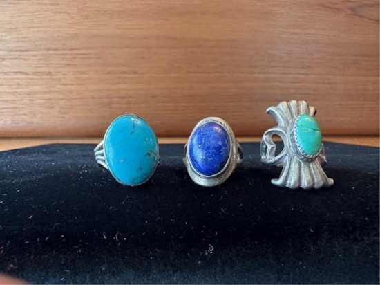 3 STERLING AND STONE RINGS. 22G