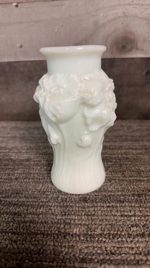 VTG TIFFIN MILK GLASS POPPIES VASE
