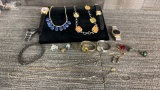 COLLECTION OF MISC. FASHION JEWELRY.