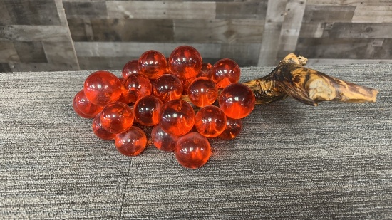 VTG 15" CLUSTER OF AMBER LUCITE GRAPES & DRIFTWOOD