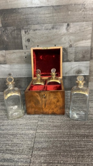 HARDWOOD LIQUOR BOX WITH GLASS DECANTERS