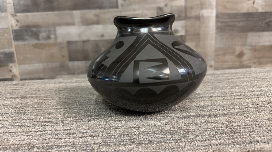 JERONIMO VILLALPANDO MATA ORITZ BLACK POTTERY JAR