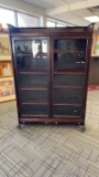 BEAUTIFUL ANTIQUE GLASS DOOR BOOKCASE