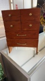 ANTIQUE SMALL JEWELRY BOX.