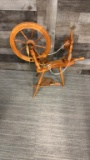 SMALL FLOOR SPINNING WHEEL