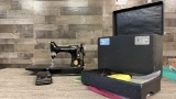 1937 SINGER FEATHERWEIGHT SEWING MACHINE 221-1