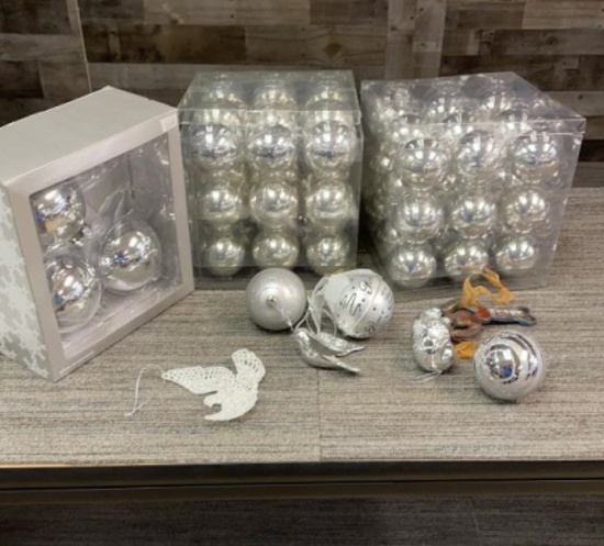SHINY BALL CHRISTMAS ORNAMENTS