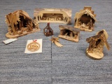 WOODEN NATIVITY SCENE DECOR
