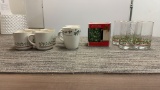 HOLLY HOLIDAY MUGS