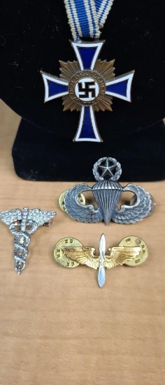 WWII MILITARY PINS & METALS