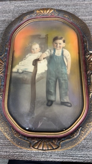 OVAL BUBBLE GLASS FRAME