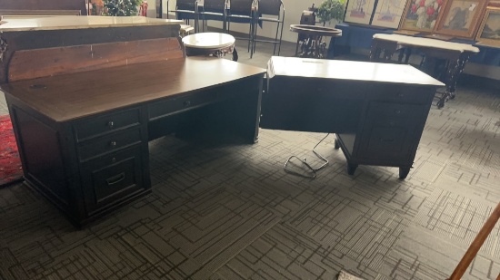 MODERN EXECUTIVE DESK