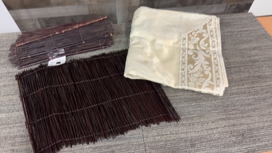 TWIG PLACEMATS & CREAM CURTAINS