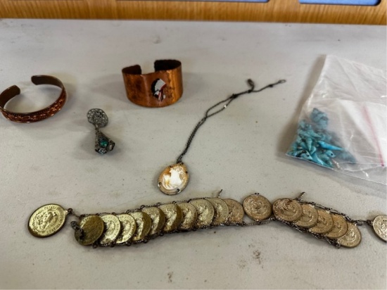 MISC JEWELRY ITEMS.
