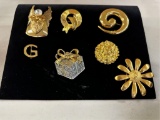 GOLD-TONE STATEMENT BROOCHES