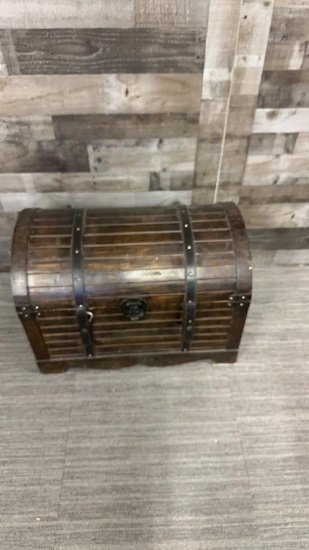 CAMELBACK STEAMER TRUNK