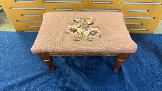 VINTAGE NEEDLEPOINT FOOT STOOL