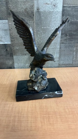 BRONZE EAGLE STATUE ON MARBLE BASE