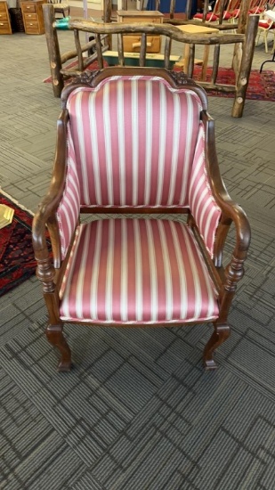 ANTIQUE VICTORIAN PARLOR ARMCHAIR.