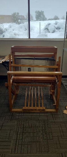 STATIONARY FLOOR "STUDIO HANDCRAFT" 4 HARNESS LOOM