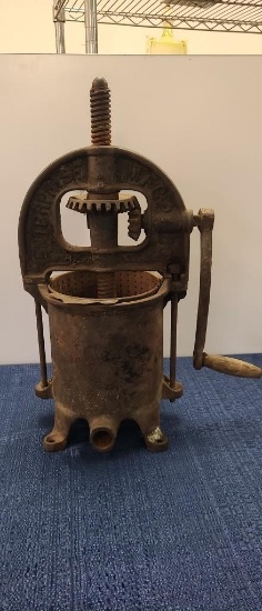 ANTIQUE ENTERPRISE MFG CO CAST IRON SAUSAGE STUFFR