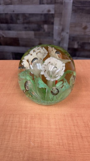 VTG 5"D FLORAL ART GLASS PAPERWEIGHT