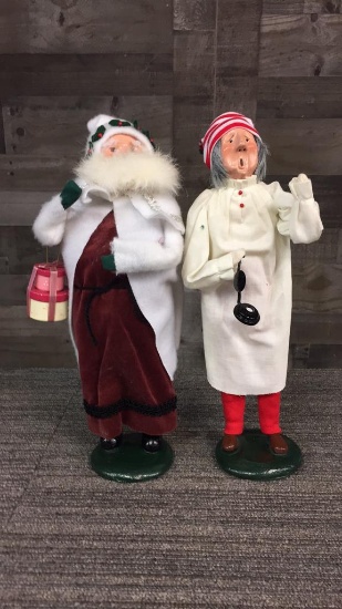 BYERS' CHOICE CAROLERS - SCROOGE & SANTA IN WHITE