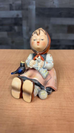 M.I. HUMMEL FIGURINE "HAPPY PASTTIME" FULL BEE