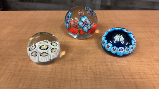 VTG HAND BLOWN GLASS ART PAPERWEIGHTS