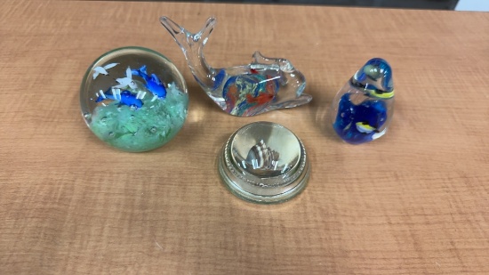 VTG ART GLASS MARINE LIFE PAPERWEIGHTS
