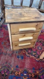 MONTANA WOODWORKS RUSTIC NIGHTSTAND W 3 DRAWERS