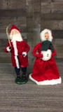 BYERS' CHOICE THE CAROLERS DOLLS - MR & MRS CLAUS