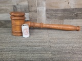 OVERSIZED AUCTIONEERS MALLET / JUDGE GAVEL