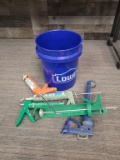 CAULK APPLICATOR GUNS