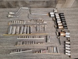 HAND CRANK DRILLS & WRENCH SOCKET