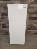 THOMSON VERTICAL FREEZER TFRF690-C