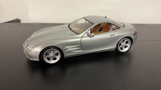 MAISTO MERCEDES-BENZ VISION SLR DIECAST CAR