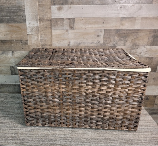 WOVEN STORAGE CHEST WITH LID