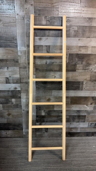 WOOD LADDER BLANKET HOLDER