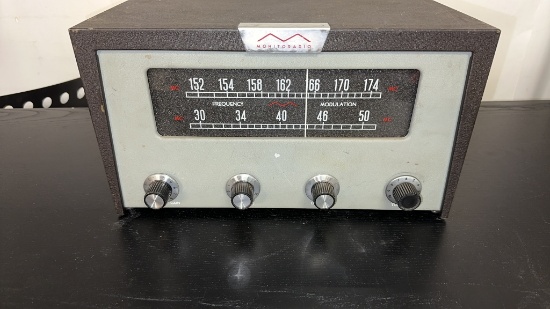 VINTAGE MONITORADIO MODULATION TUBE RADIO