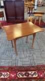 QUEEN ANNE STYLE PORRINGER TOP TABLE