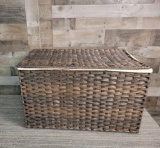 WOVEN STORAGE CHEST WITH LID