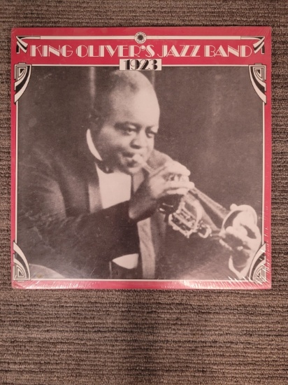 VINYL RECORD: KING OLIVER'S JAZZ BAND 1923