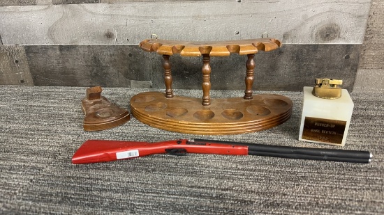 TOBBACO PIPE STAND AND LIGHTERS
