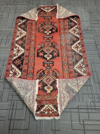 46"x79" HANDWOVEN WOOL AREA RUG
