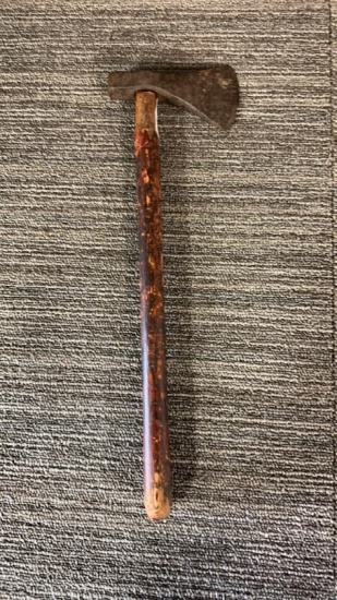 ANTIQUE ARAPAHOE TOMAHAWK