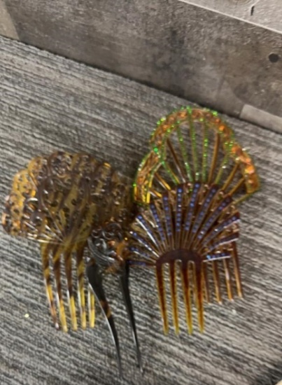 VTG CELLULOID HAIR COMBS