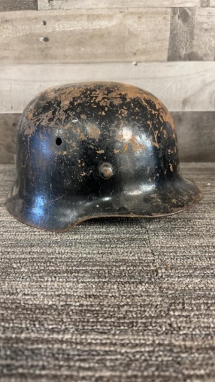 ANTIQUE METAL MILITARY HELMET